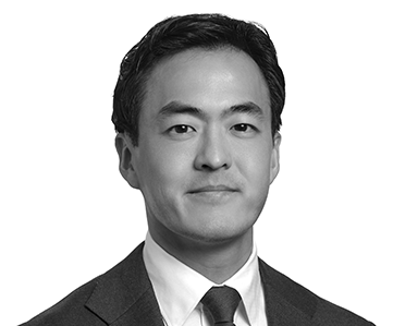 Michael Wei, MoloLamken LLP Photo